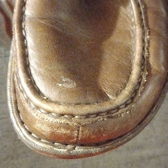 Ugg loved shoes, size 8(has marks has seen pics) - Picture 4 of 9